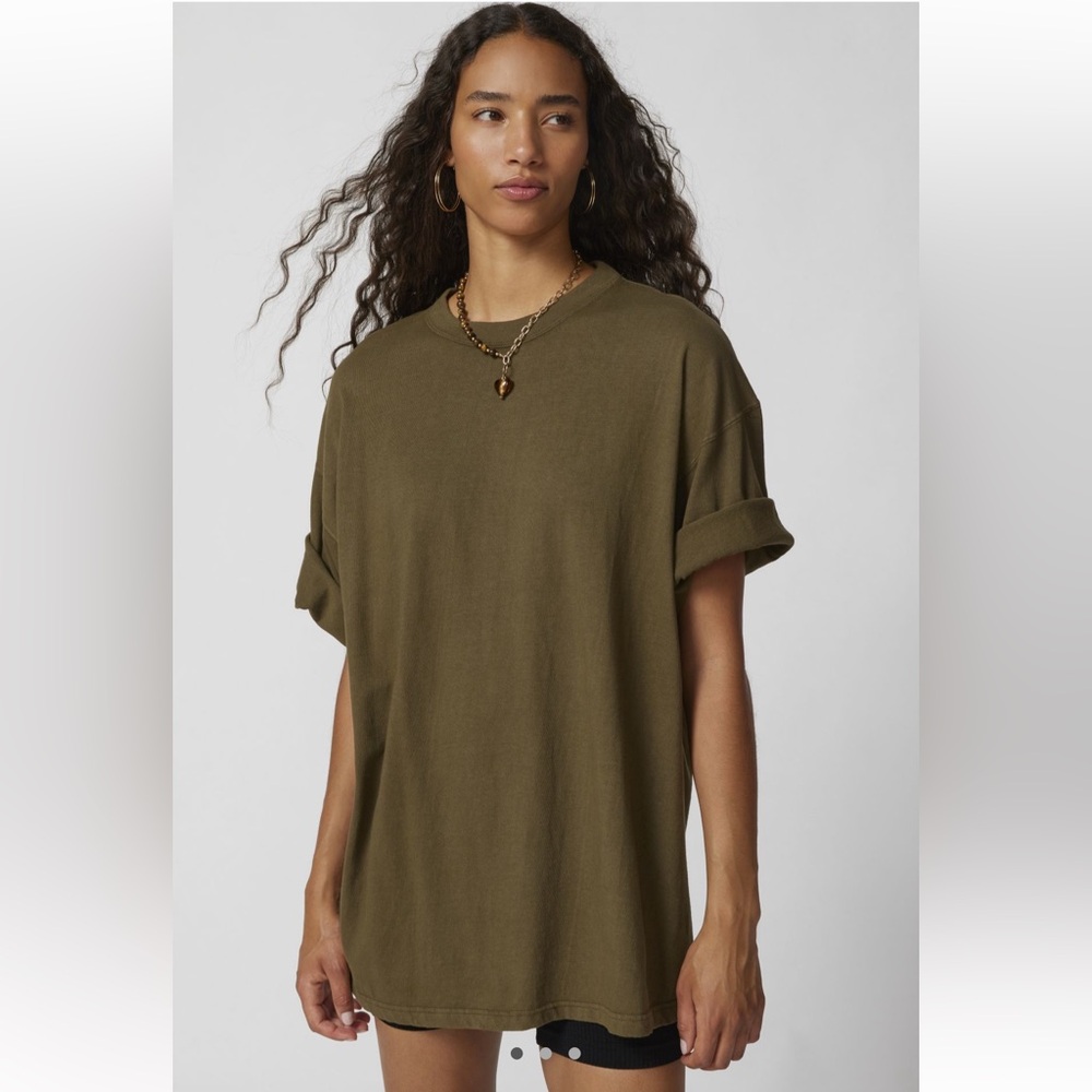 ✨NWT URBAN OUTFITTERS RENEWAL REMADE OVERDYED OVERSIZED TEE✨